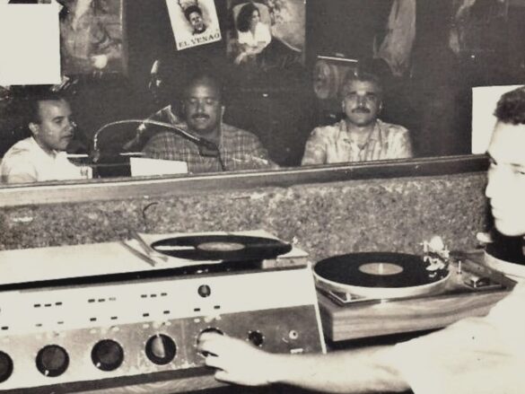 El programa «Puerta de Golpe» salió al aire en 1979 por Radio Zaraza