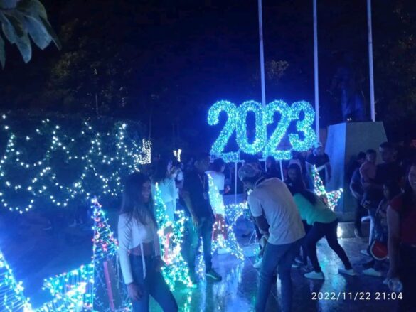 El «encendido de la navidad» en la Plaza Bolívar, una tradición que empezó en 2008