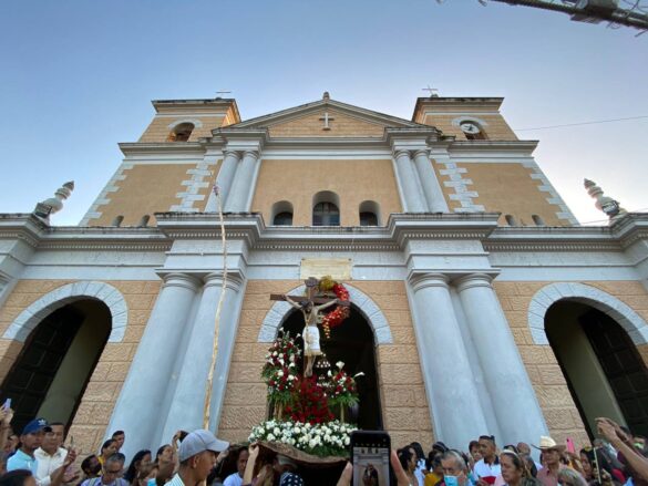 En fotos: Zaraceños inauguraron el 2023 con su tradicional procesión del Cristo de la Salud